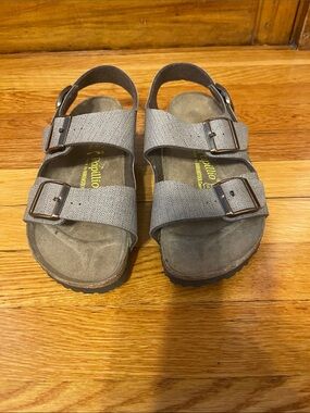 Papillio Grey Double-Buckle Backstrap Sandals women’s size 7